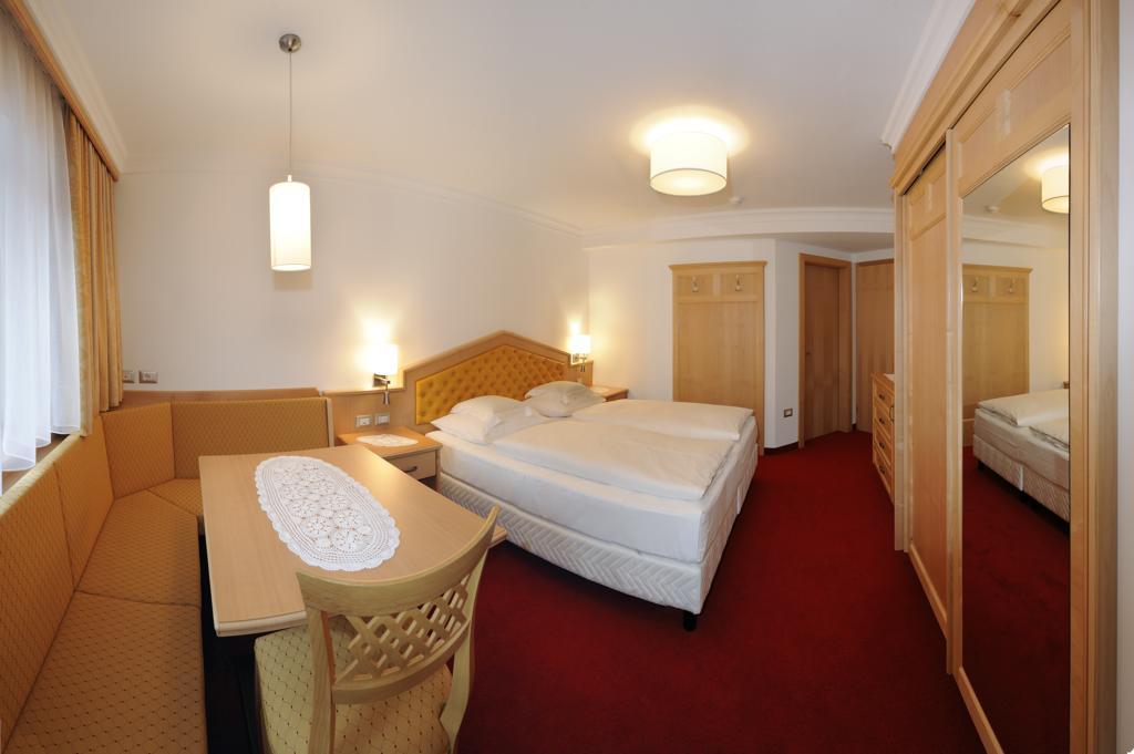 Hotel Ingram Selva di Val Gardena Quarto foto